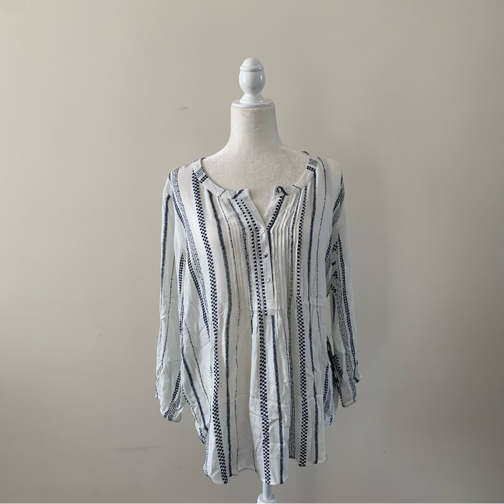 NWT Daniel Rainn - Black and White Striped V-Neck Shirt with Button Accents - XL